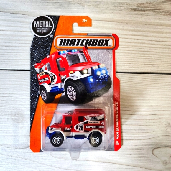 Matchbox 4x4 Scrambulance-Red NWT - Picture 1 of 6